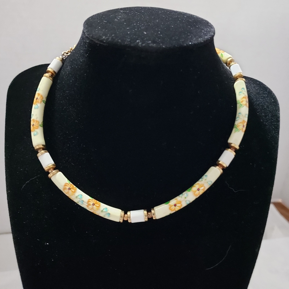 Beautiful vintage Japan Cream Colored Tubular Floral Choker